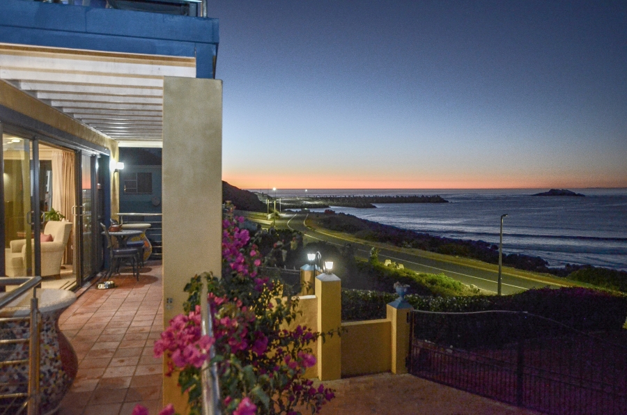 3 Bedroom Property for Sale in Yzerfontein Western Cape